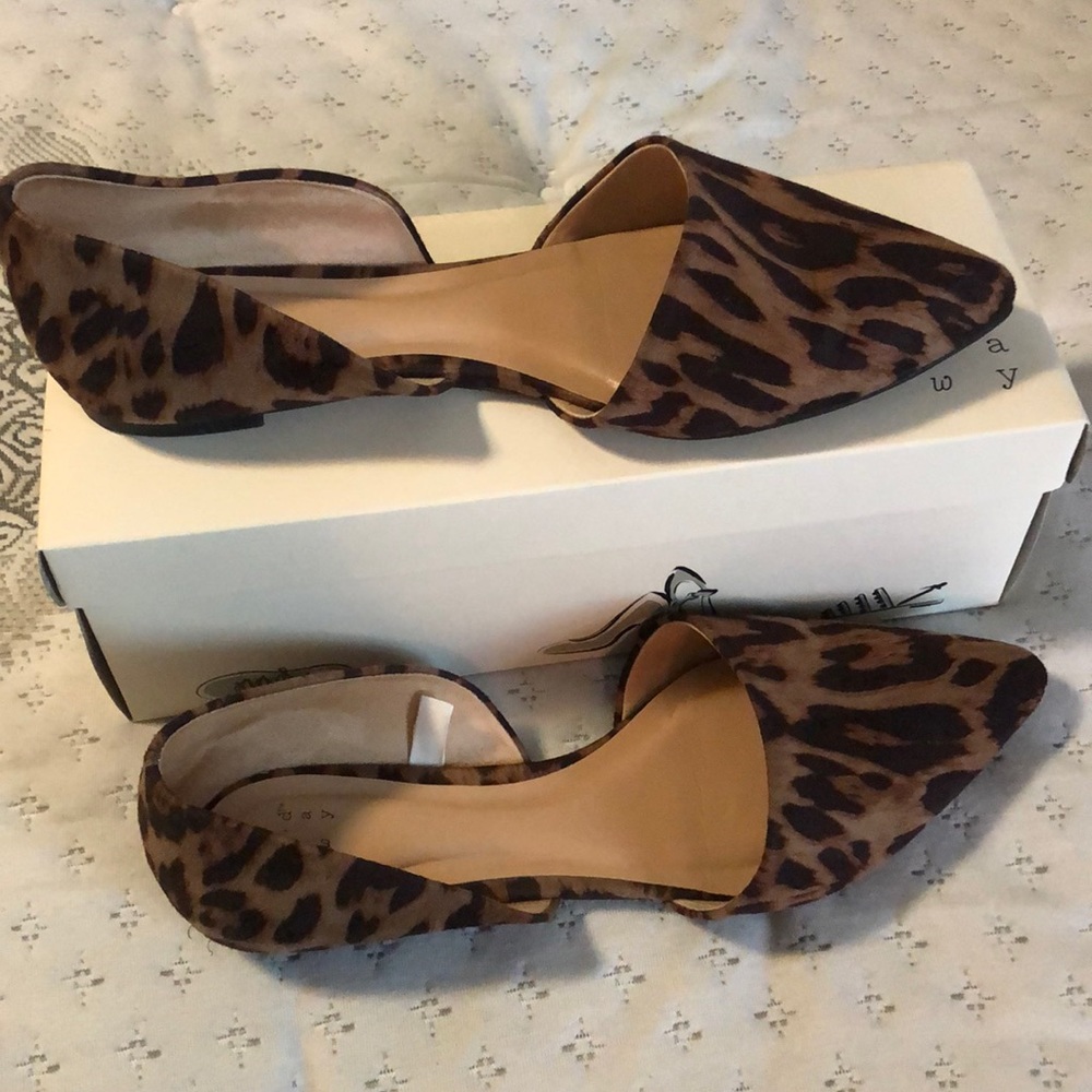 Leopard print flats